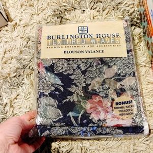 Burlington House Oxford Blouson Valance 82 x 15 Made USA Blue Floral Thermal NIP